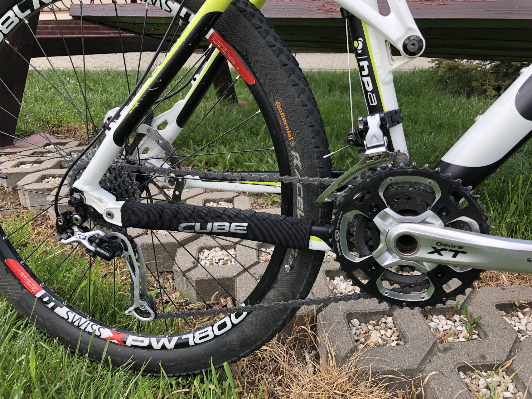 4. Bicicleta Cube AMS 125 PRO Full XT