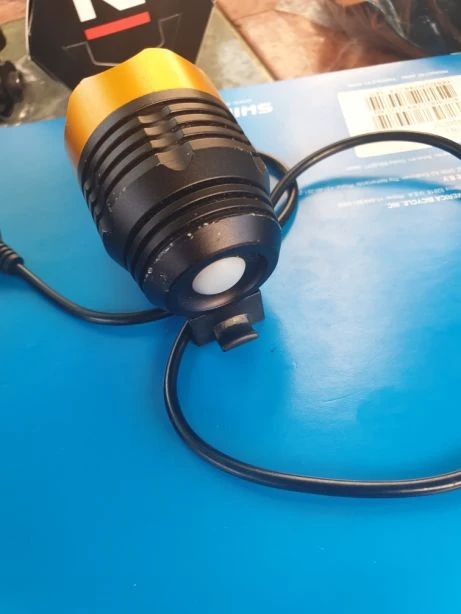 1. Far ghidon bicicleta Led Cree