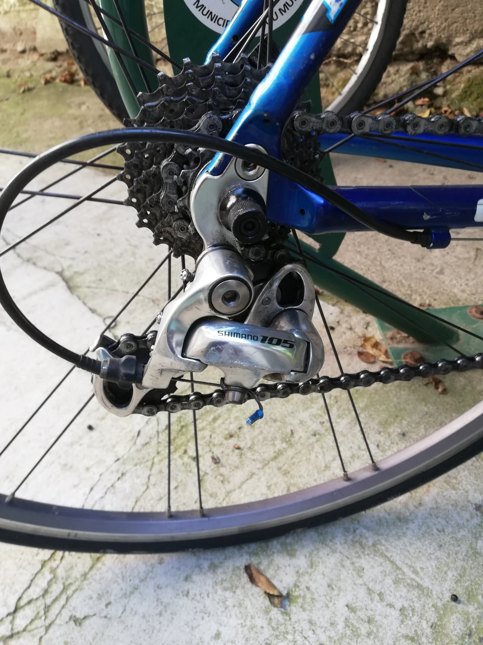 2. Vand sau schimb bicicleta TREK marimea 52