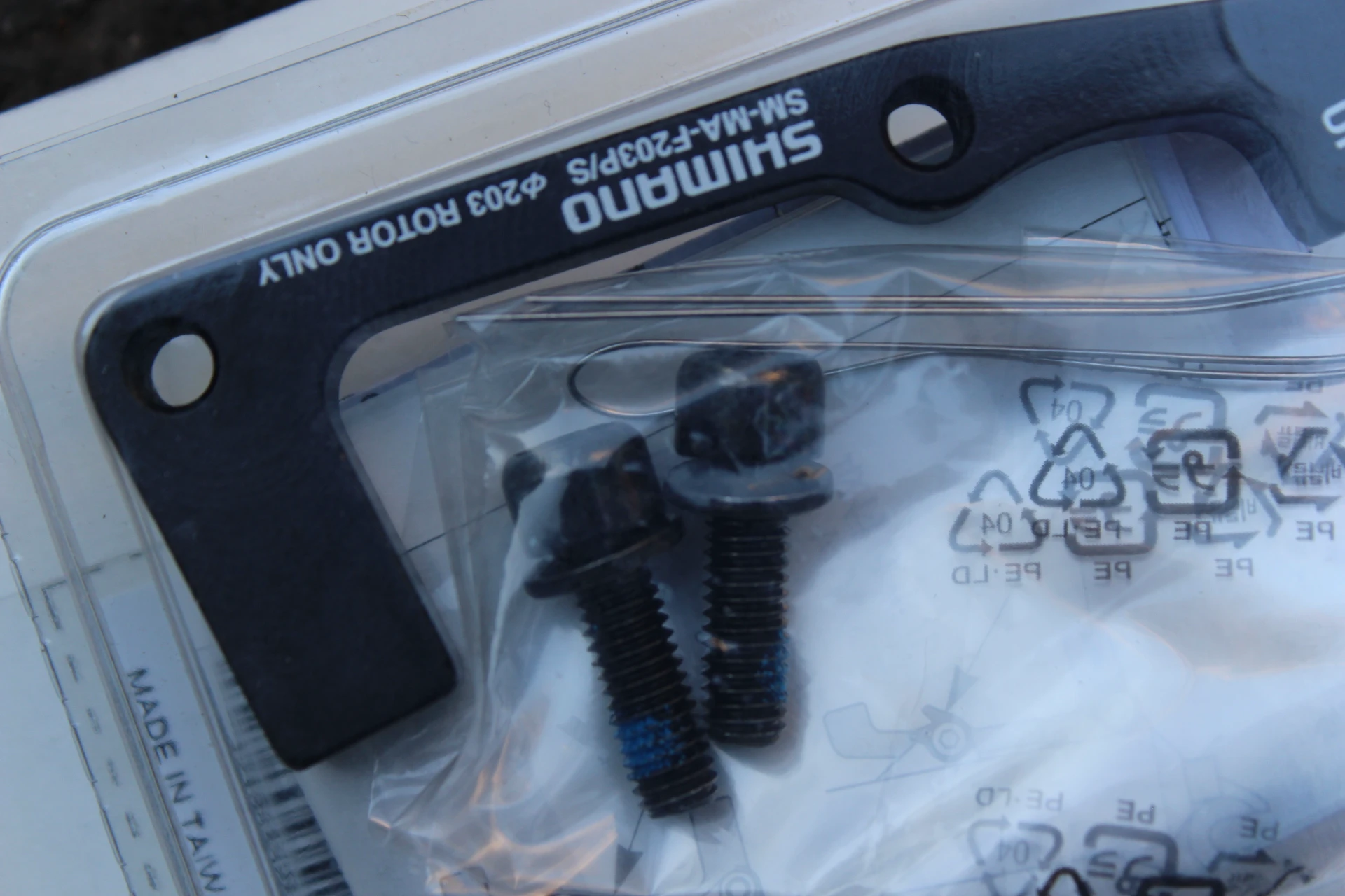 2. Adaptor Shimano IS 203mm fata SM-MA F20P/S