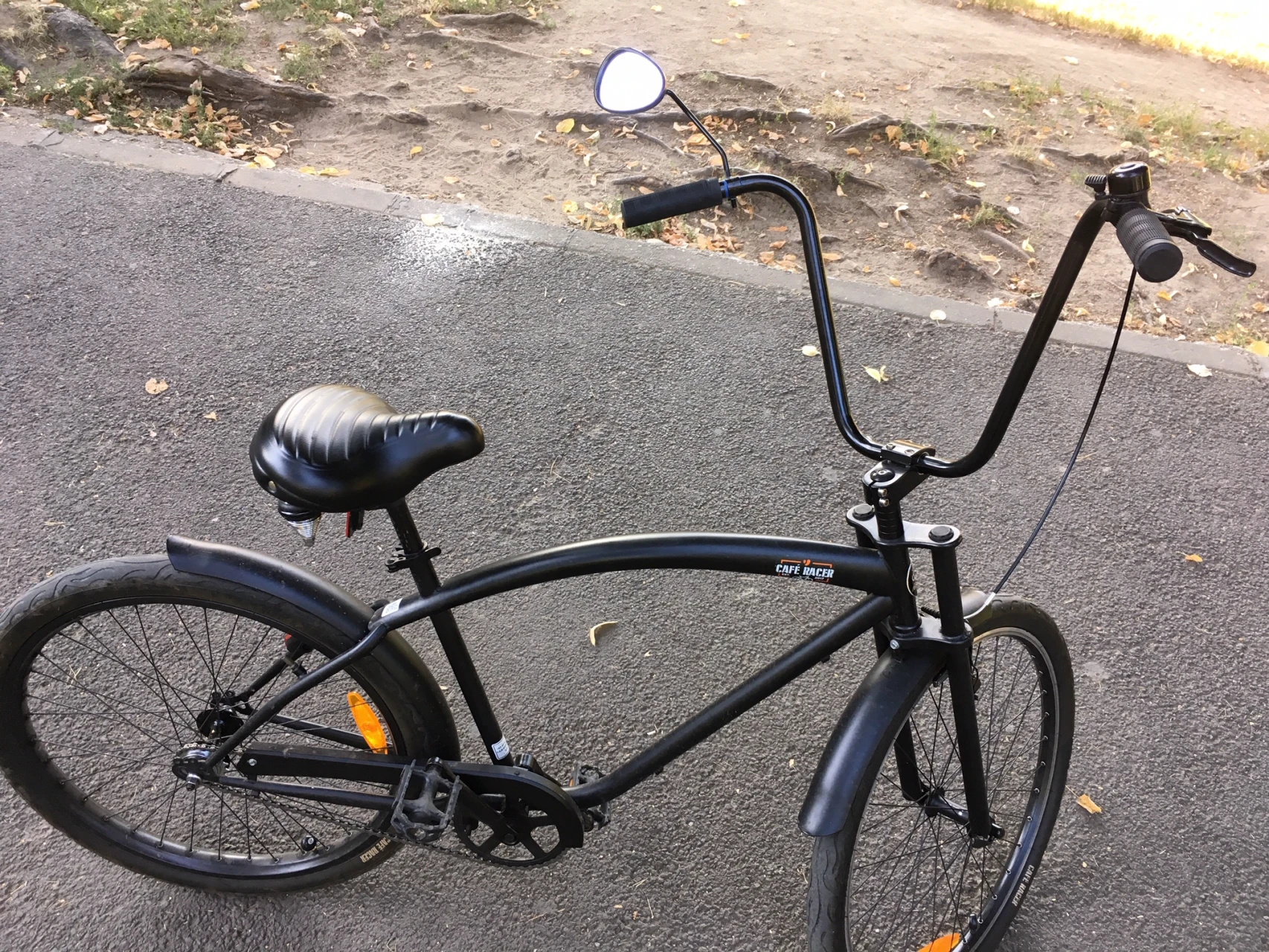 7. Bicicleta Cafe Racer UniEuro
