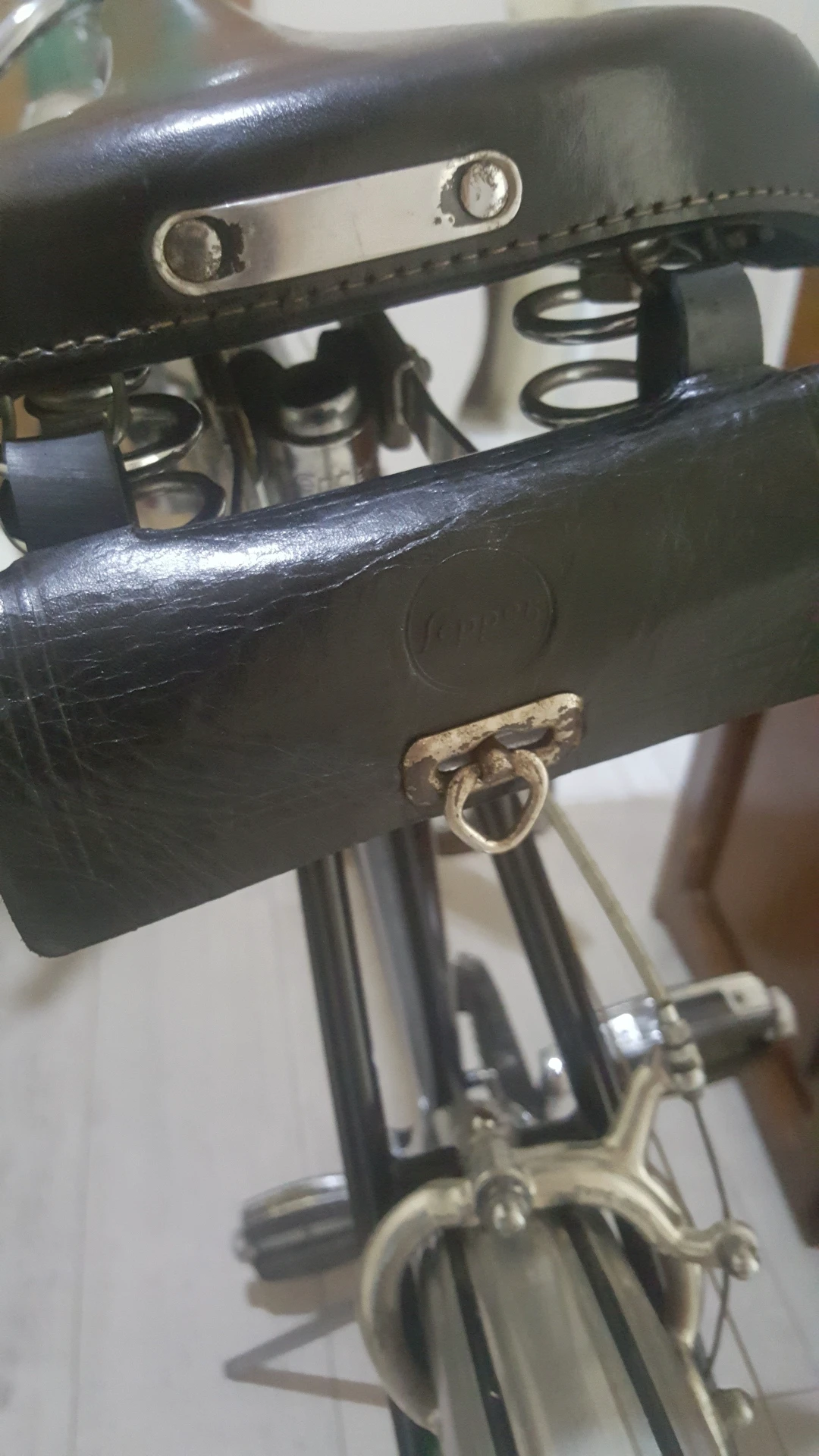 1. Bicicleta veche Rixe
