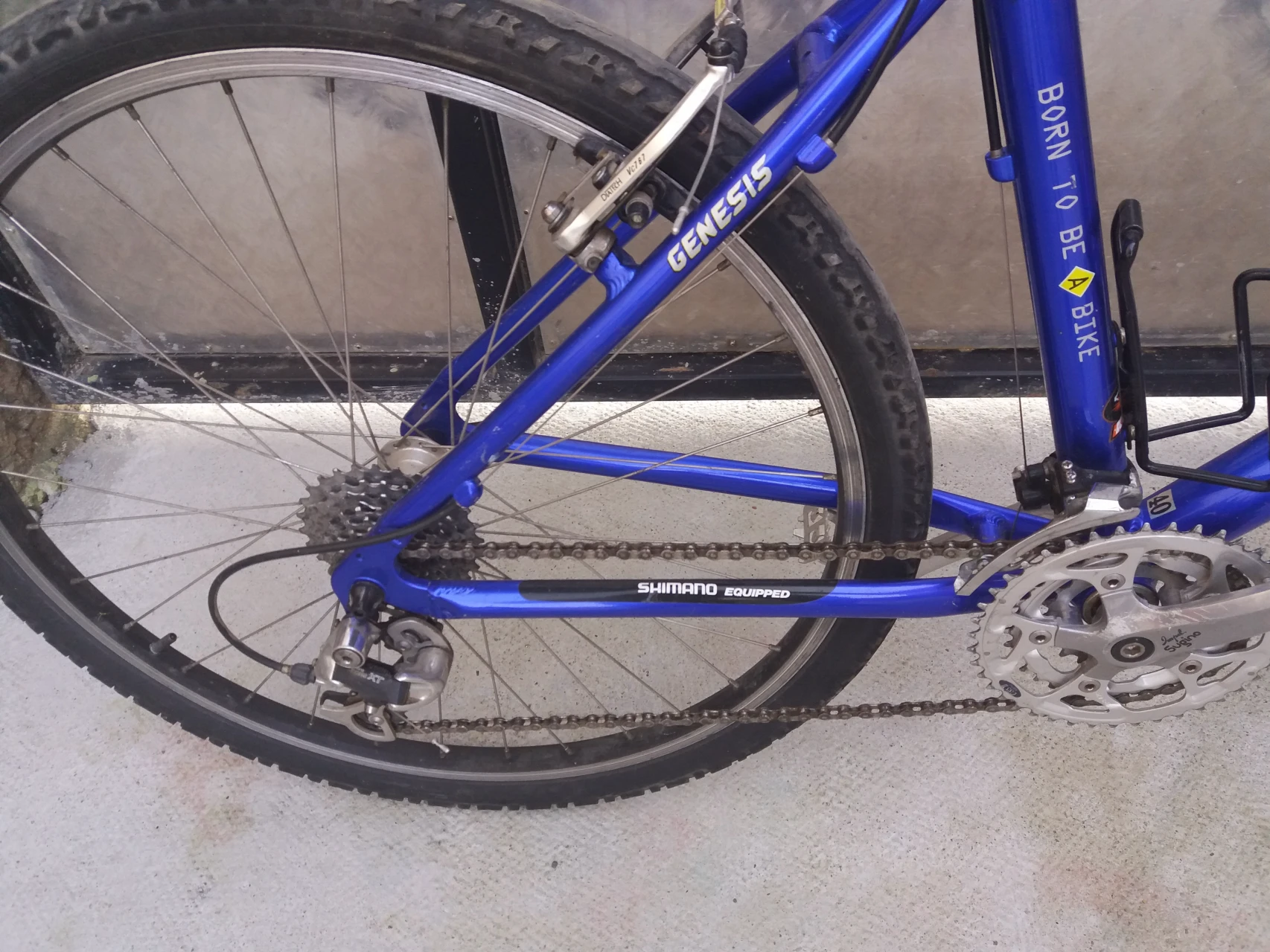 1. Bicicleta genesis atlantis asx