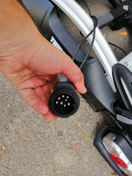 1. Vand suport Thule 2 Biciclete