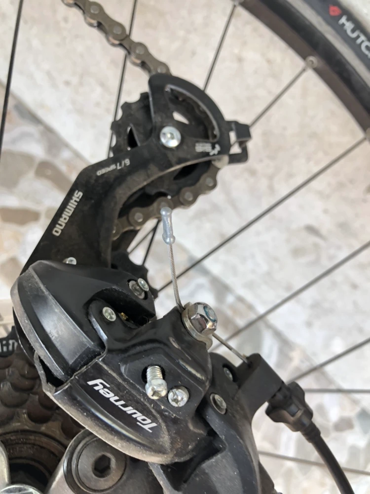 4. Bicicleta B TWIN Triban 100