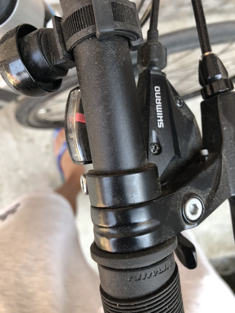 1. Bicicleta B TWIN Triban 100