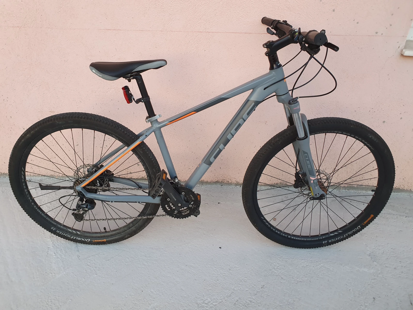 6. Bicicleta MTB Cube Aim Race