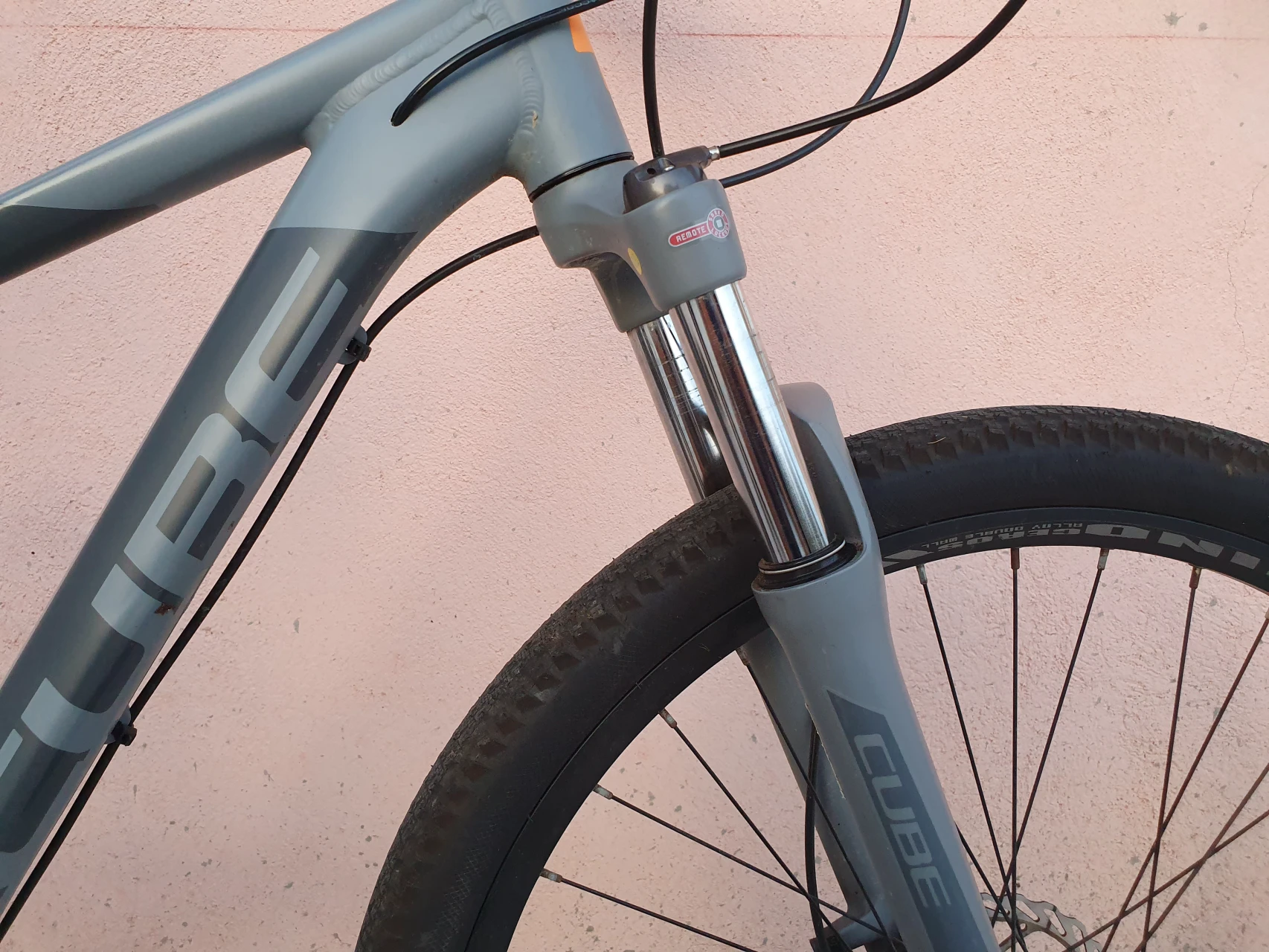 5. Bicicleta MTB Cube Aim Race