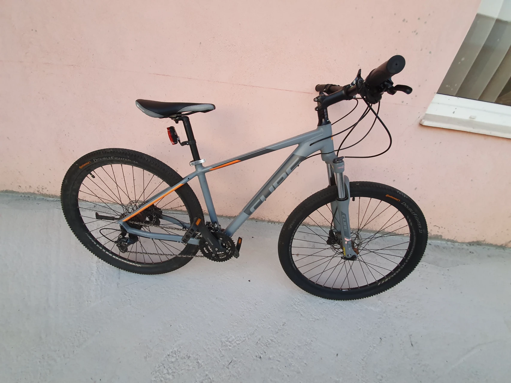 1. Bicicleta MTB Cube Aim Race