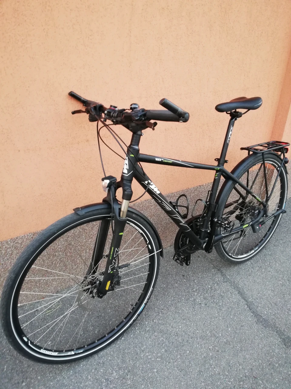 2. Bicicleta KTM Veneto Light Disc, trekking, 46 cm