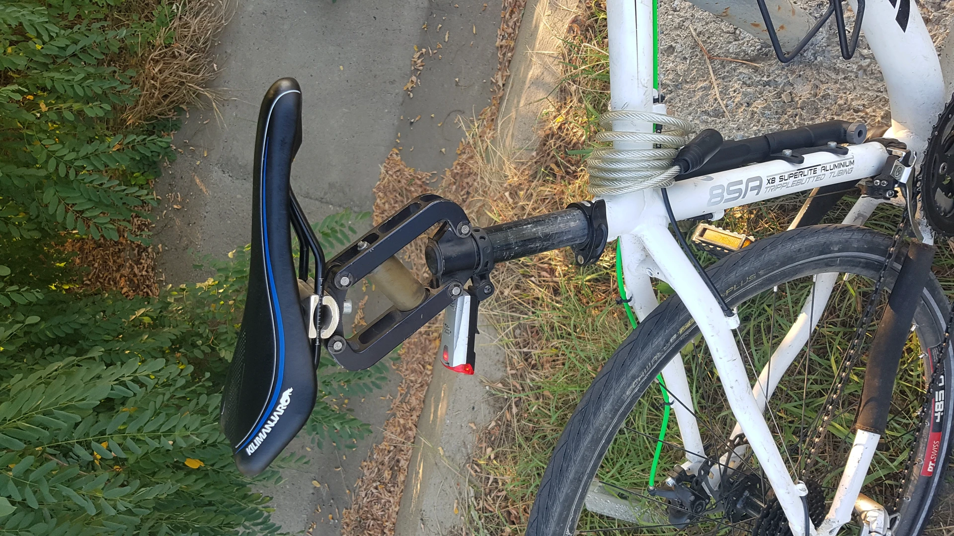 5. Vand bicicleta cu furca rock shox 30