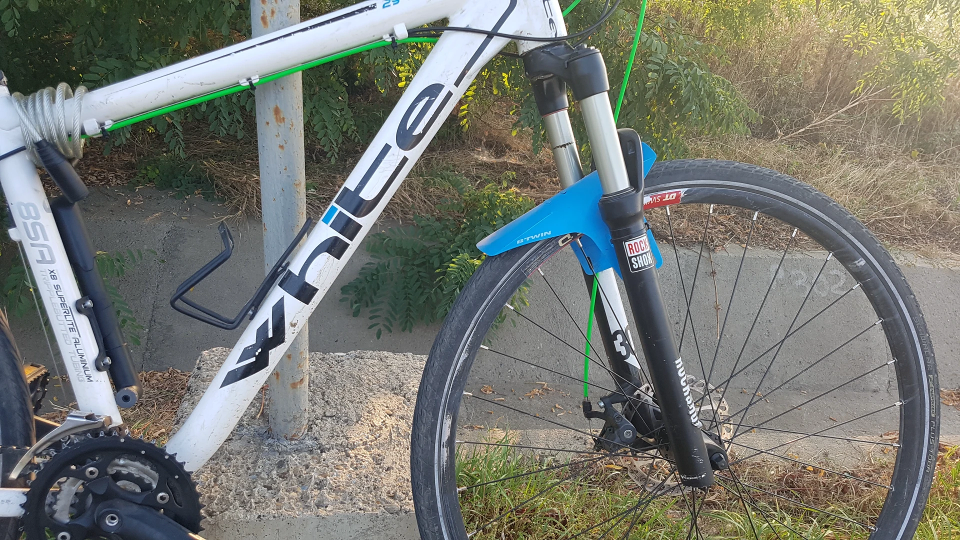 2. Vand bicicleta cu furca rock shox 30
