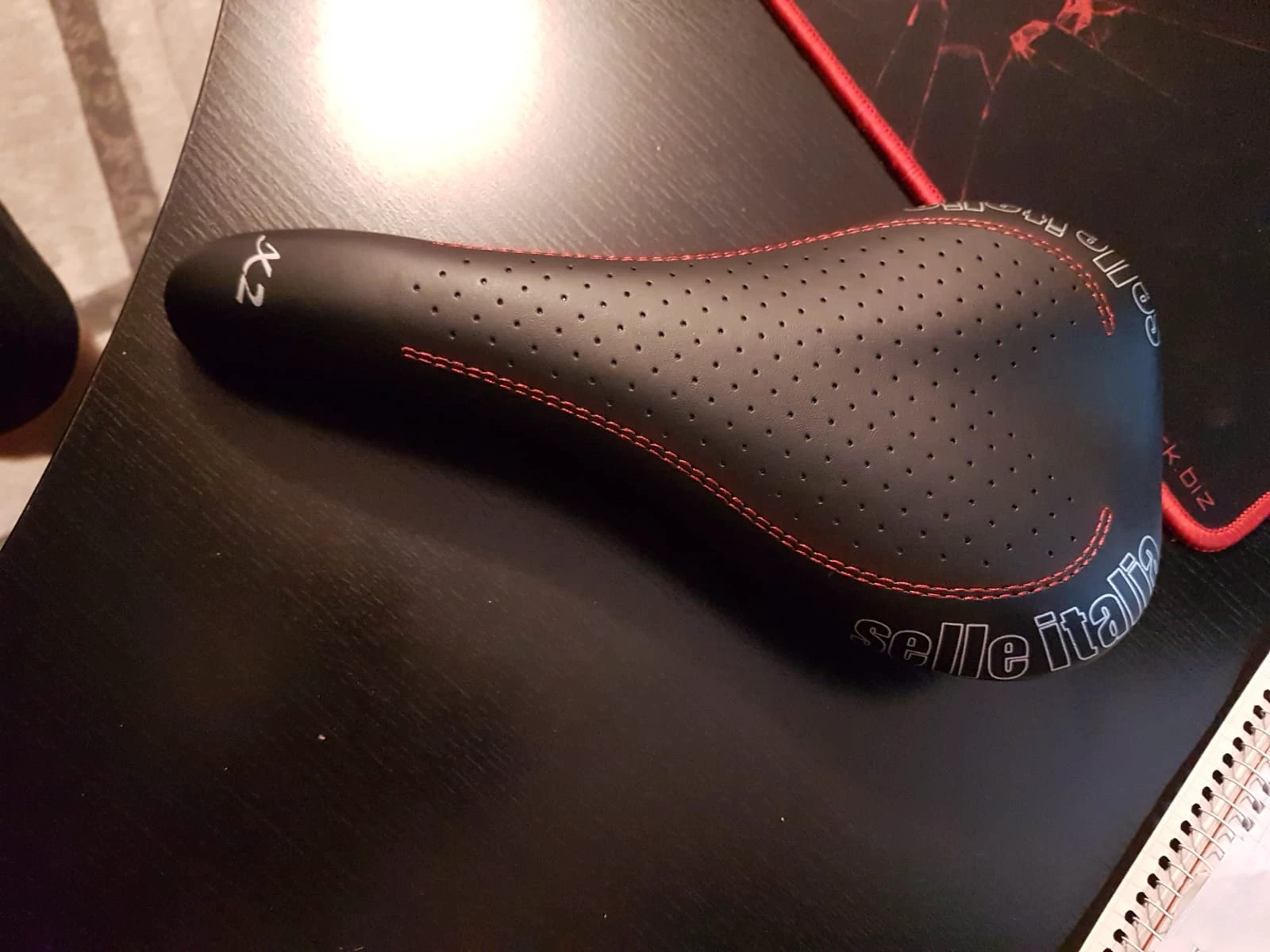 1. SELLE ITALIA X2 Man Black/Red