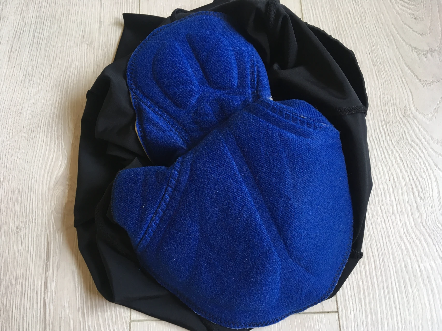 1. Pantaloni ciclism scurti Ziener XS