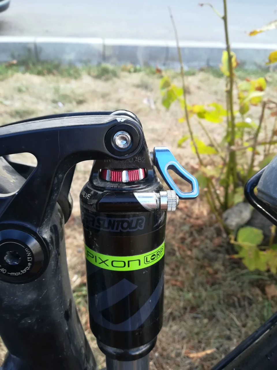 1. Amortizor SR suntour epixon l-rp