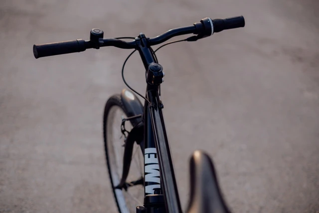 1. BICICLETĂ MTB KEMMEL BĂRBAŢI