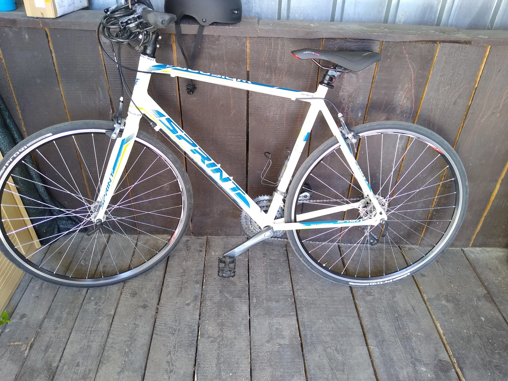 4. Bicicleta hybrid/cursiera Sprint Whisper
