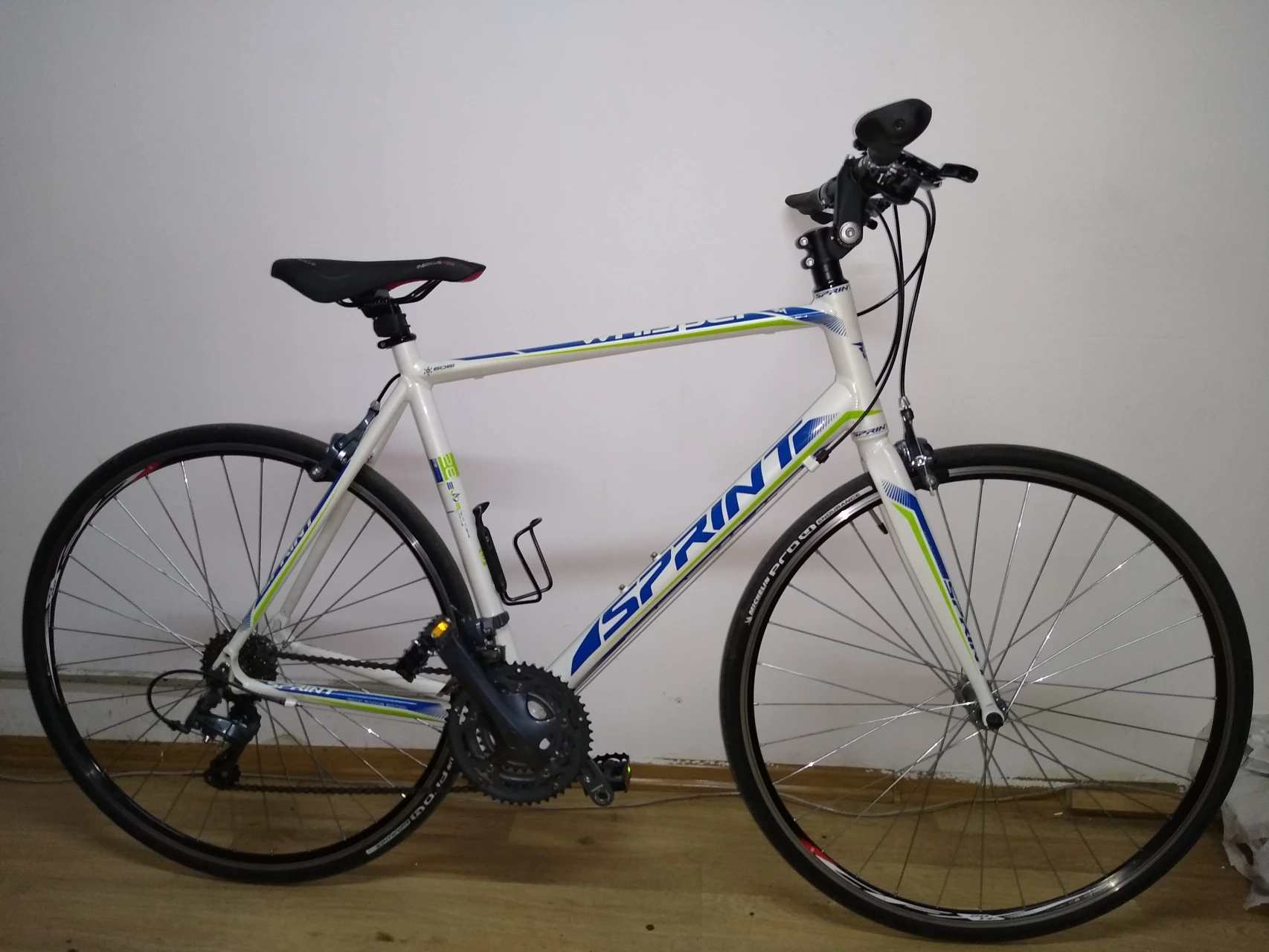 1. Bicicleta hybrid/cursiera Sprint Whisper
