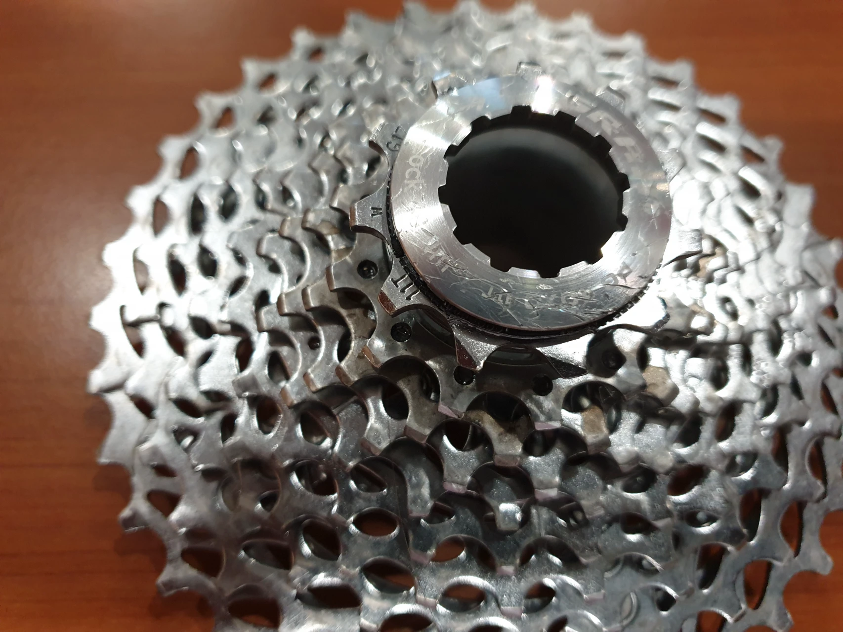 1. Caseta Pinioane Sram PG-1070