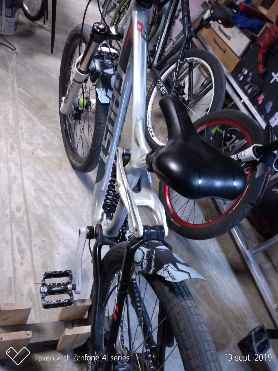 2. Schimb cadru full ghost cu unul enduro
