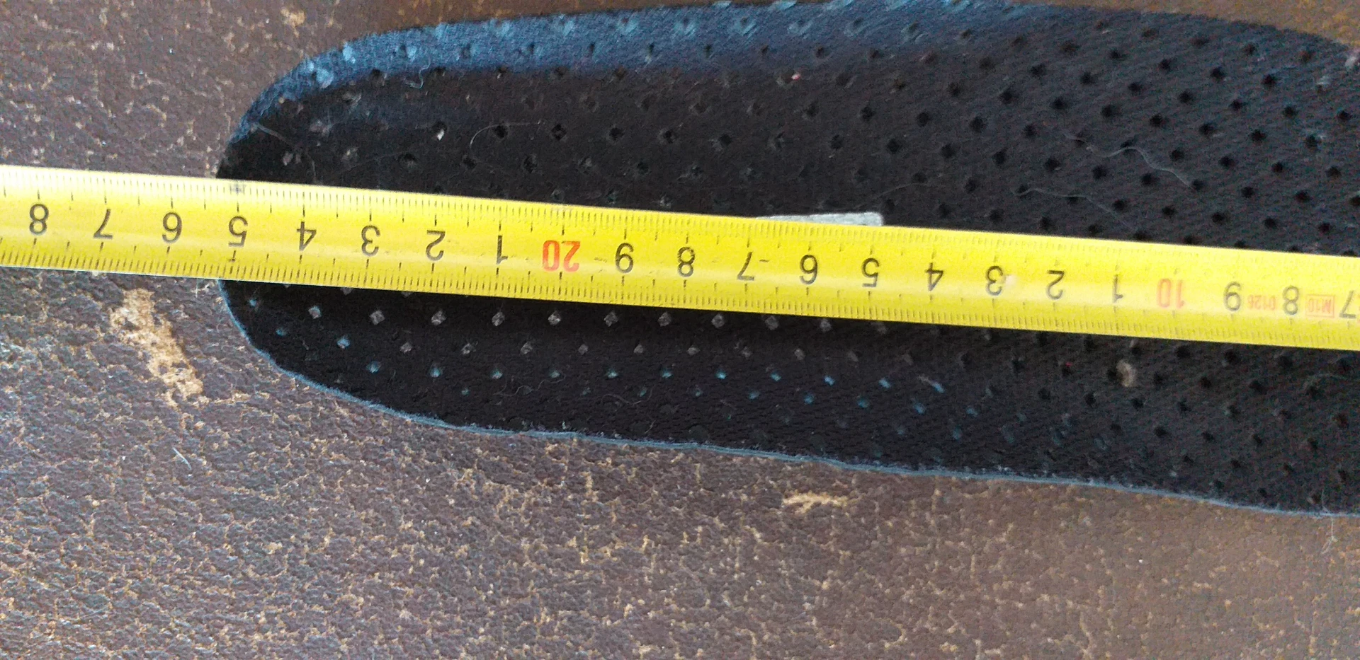 1. Pantofi Exustar 39