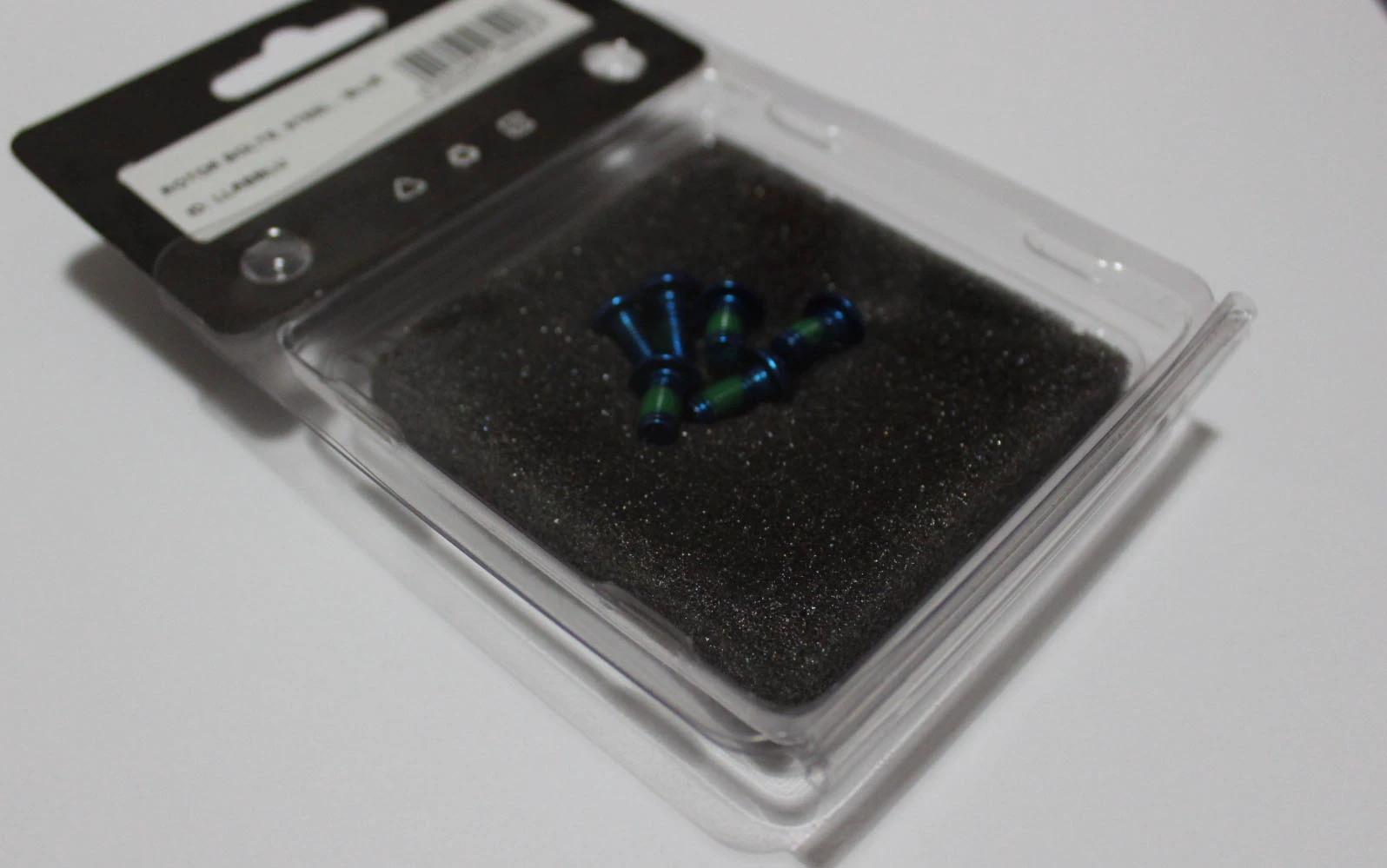 1. Lifeline Torx set - suruburi disc albastru