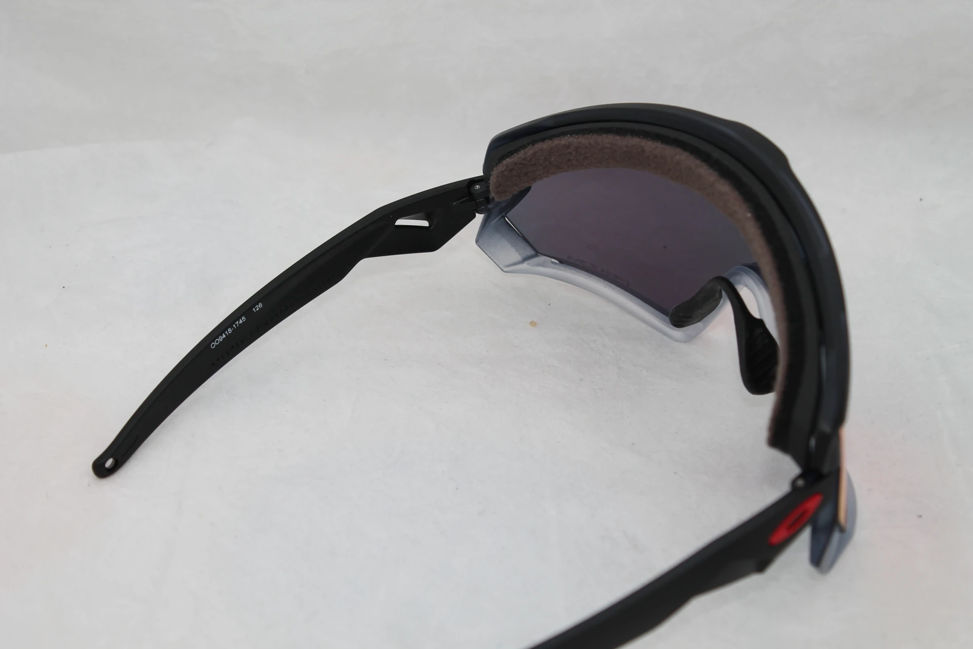 1. Ochelari bicicleta Oakley Wind Jacket® 2.0 Urban Collection prizm™ road