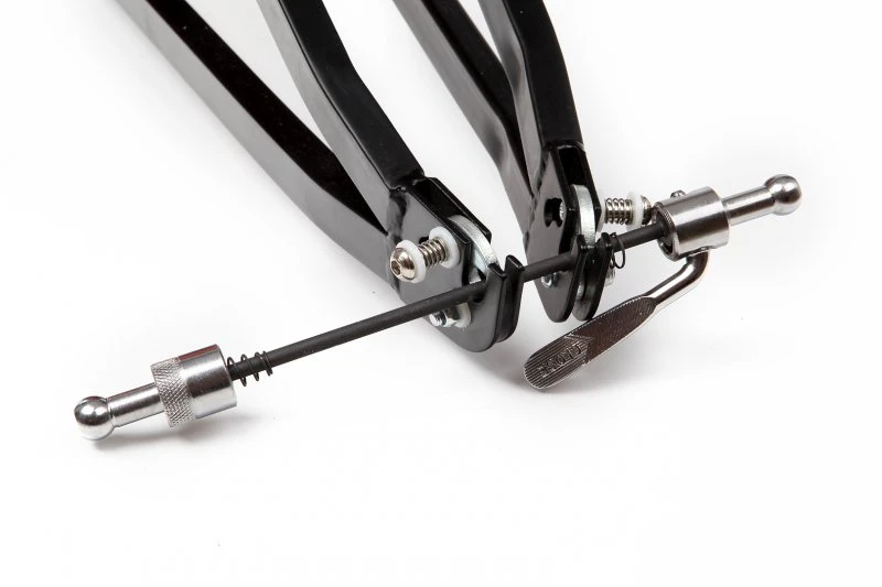 1. Ax prindere quick release cu carlig pentru remorci cu o roata