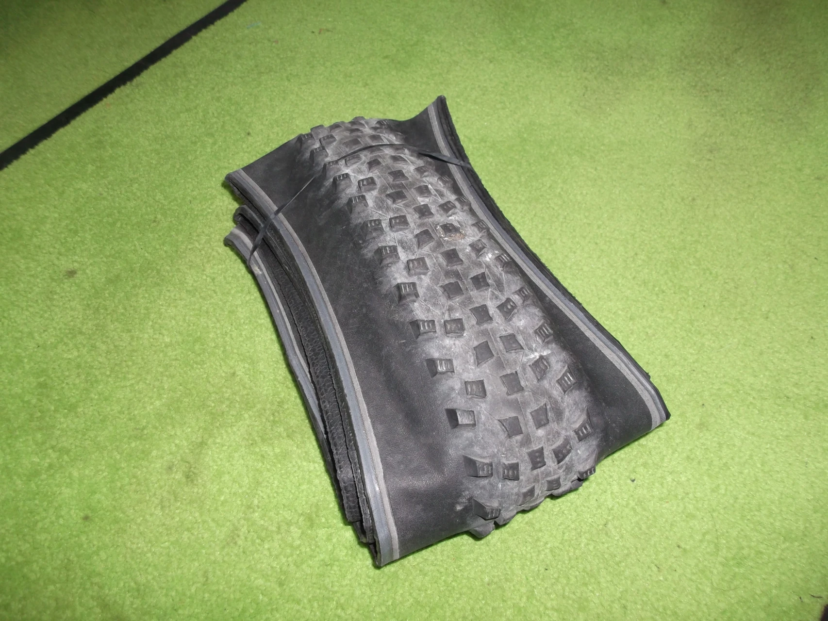1. Cauciuc Schwalbe Rocket Ron Performance pliabil 29x2.25"