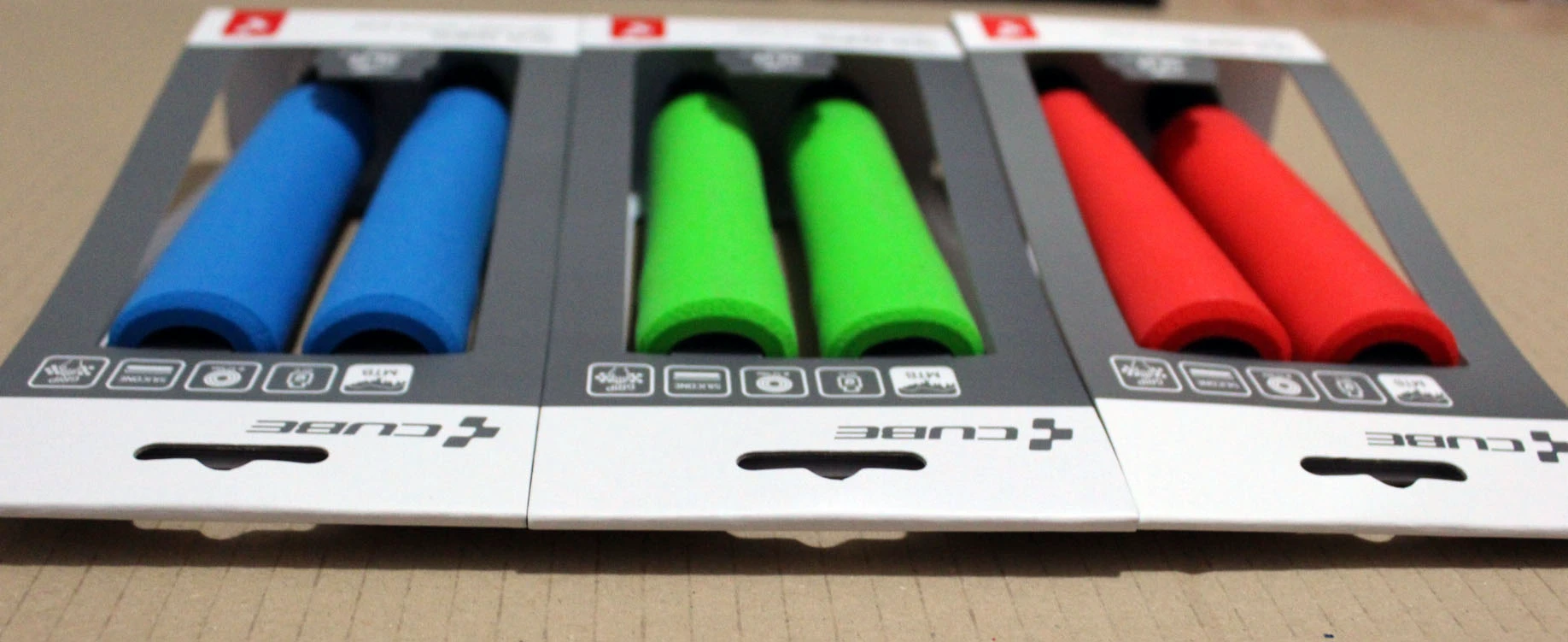 1. Cube silicone grips - 3 culori