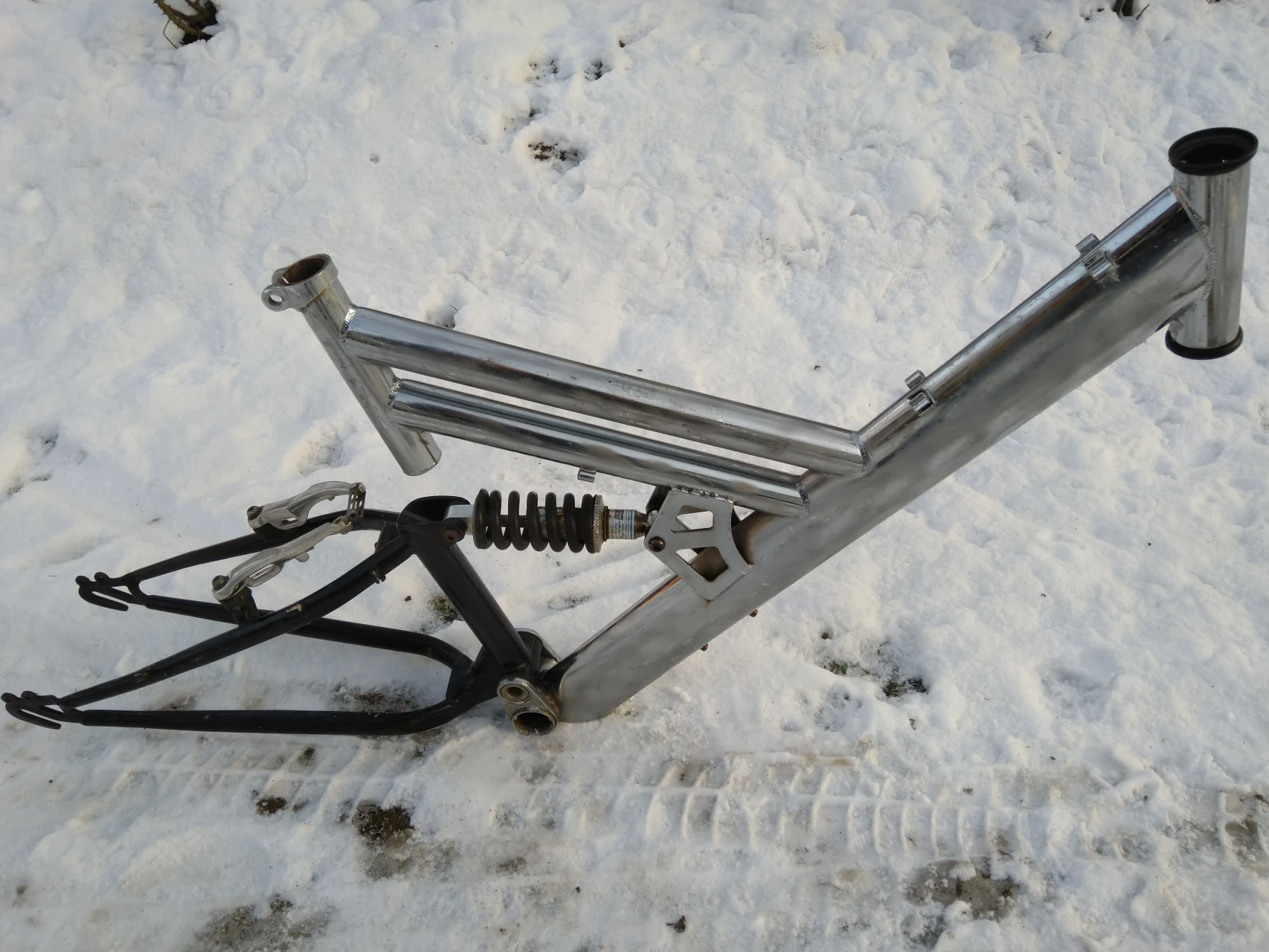 1. Cadru MTB full suspension