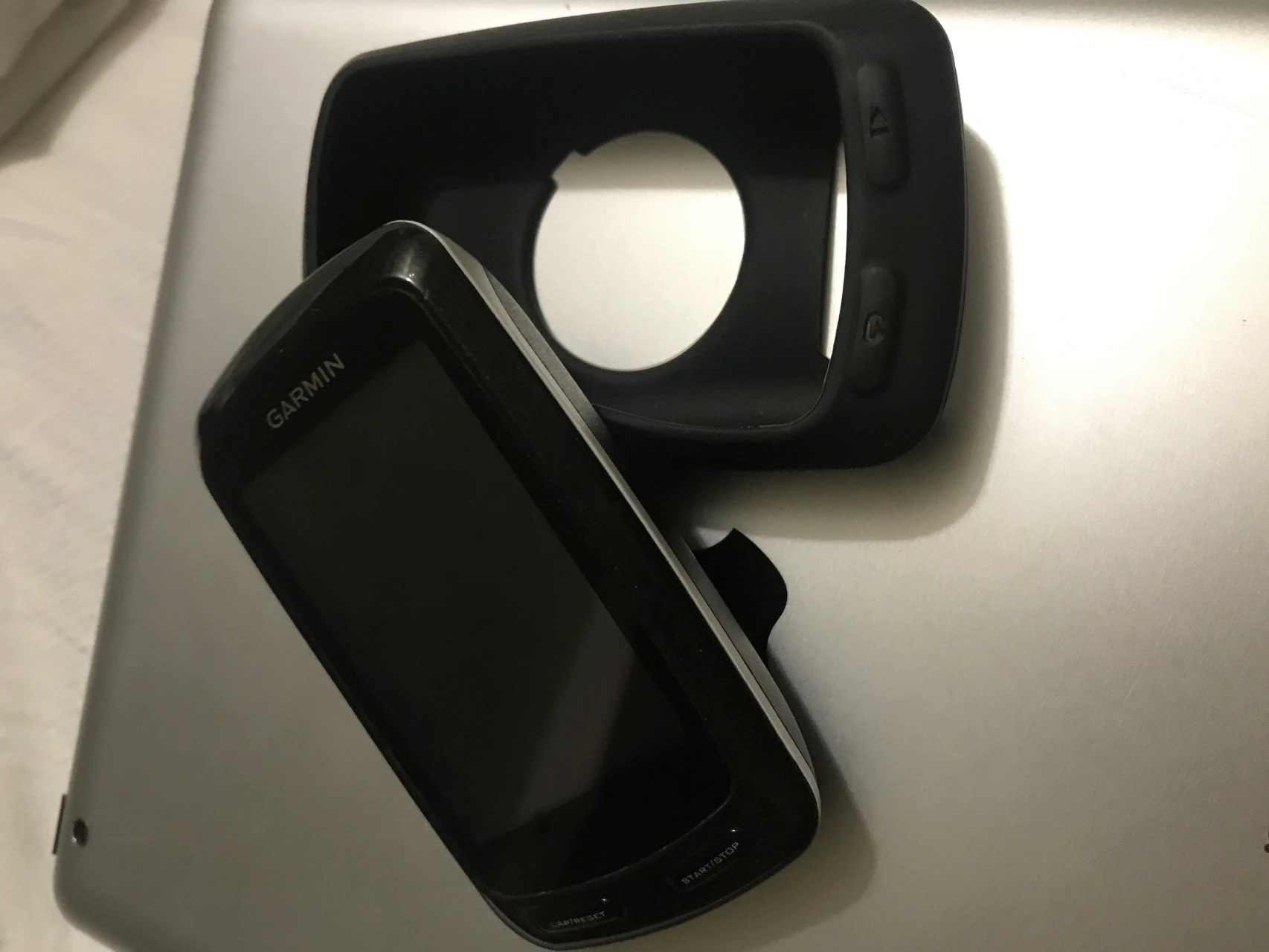 1. Vand garmin edge 800 +husa originala