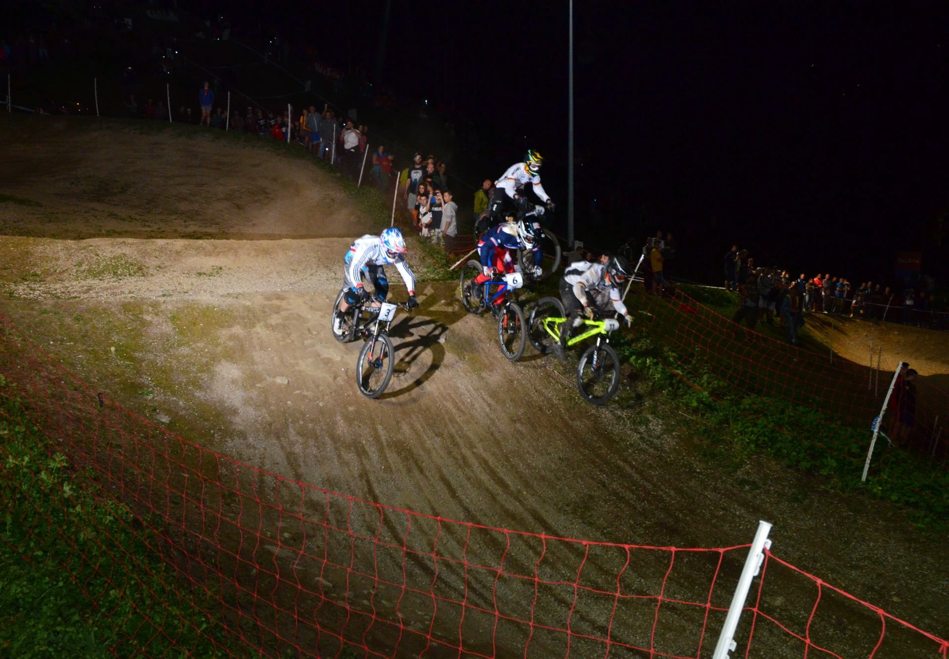 Joac-o p-asta! - foto: Mx
