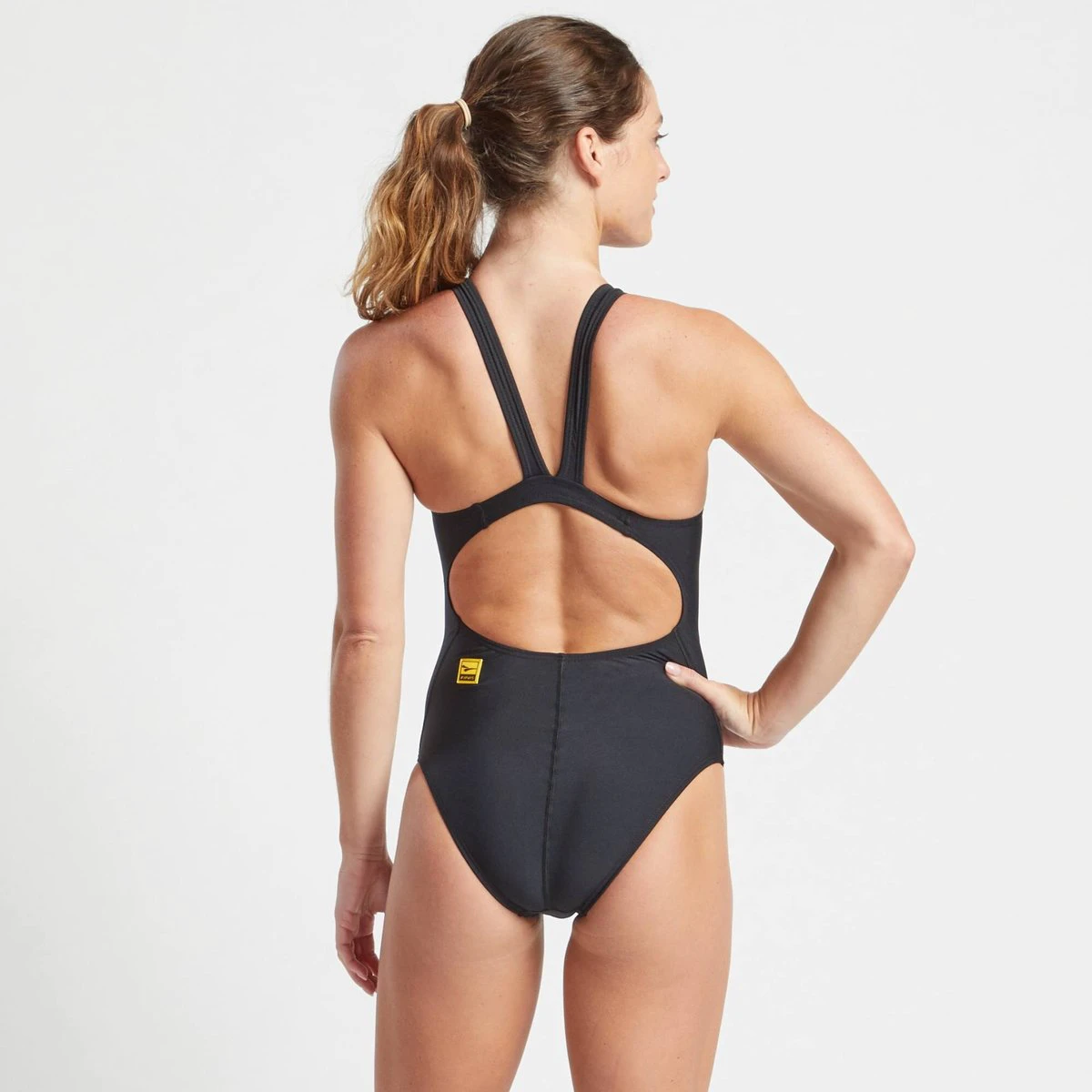 Costum FINIS Bladeback Solid negru, văzut din spate