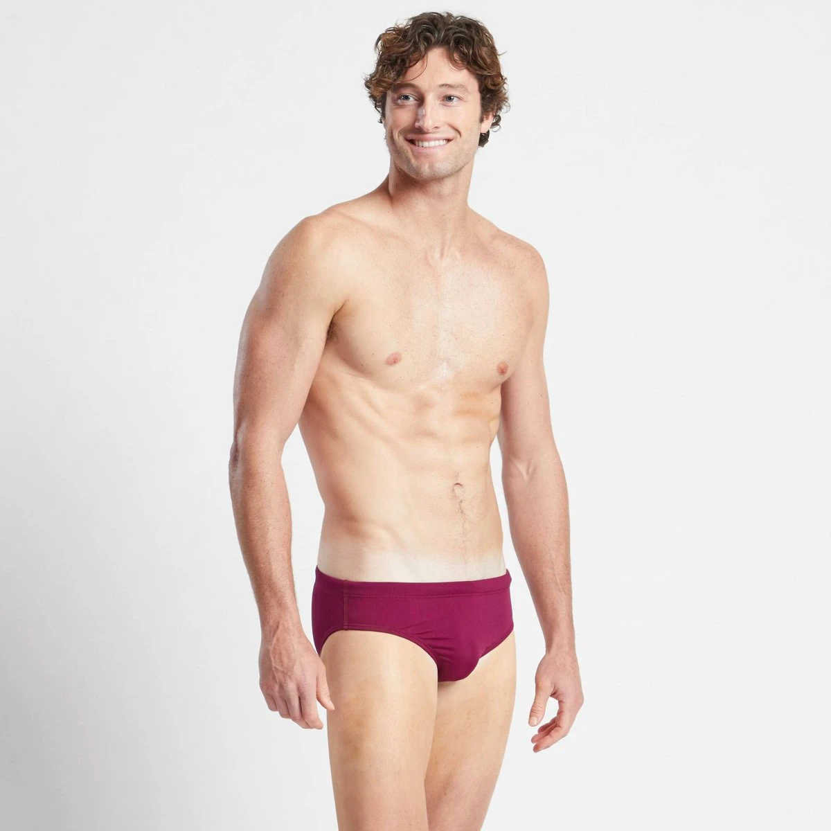 Înotător în slip FINIS Brief Solid, văzut din față