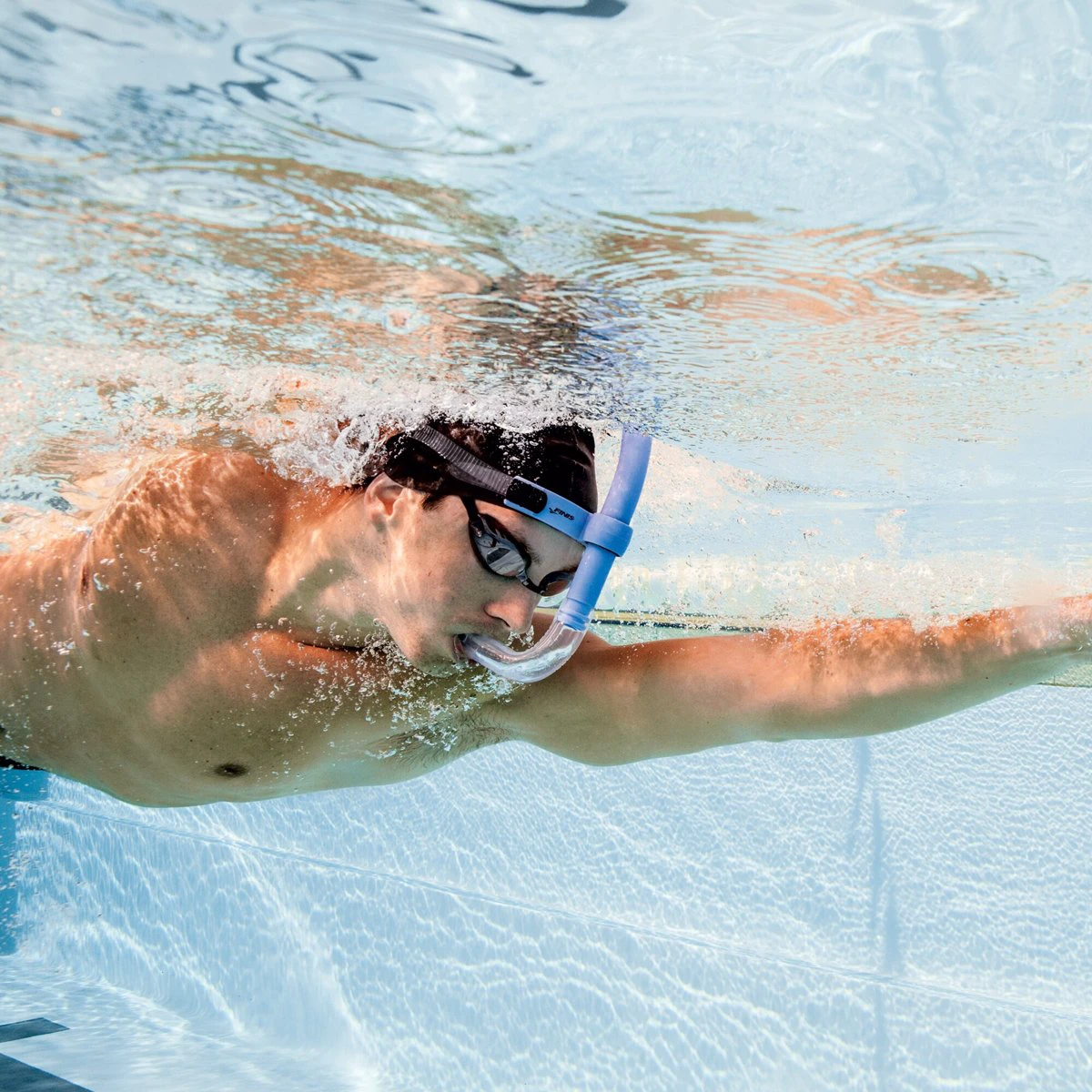 Înotător la liber cu FINIS Glide Snorkel albastru