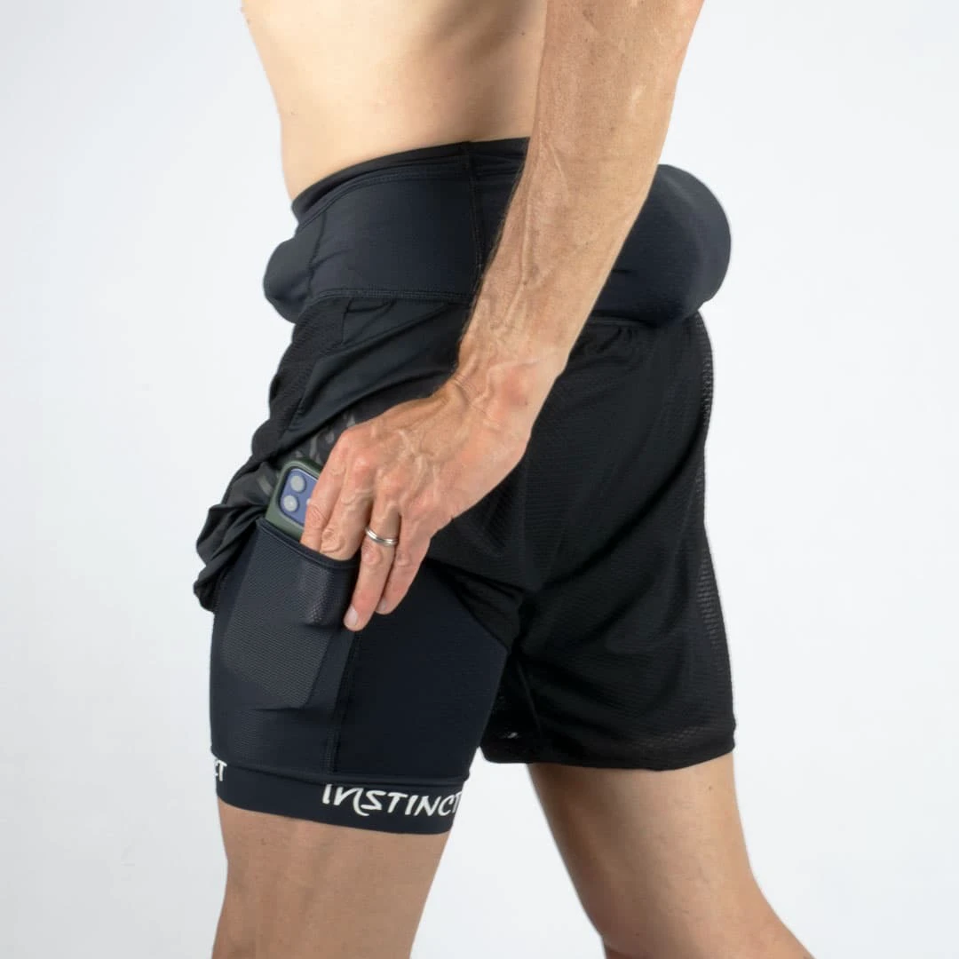 3. Instinct - Pantaloni scurti maraton barbati - Trail Short Marathon 2-in-1 - Negru