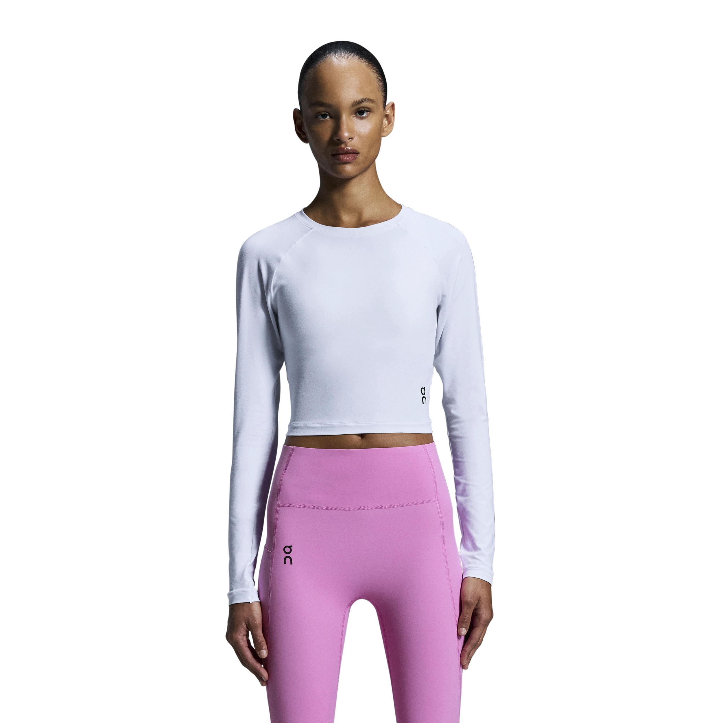 2. On - bluza - Studio Long-T Crop W - White