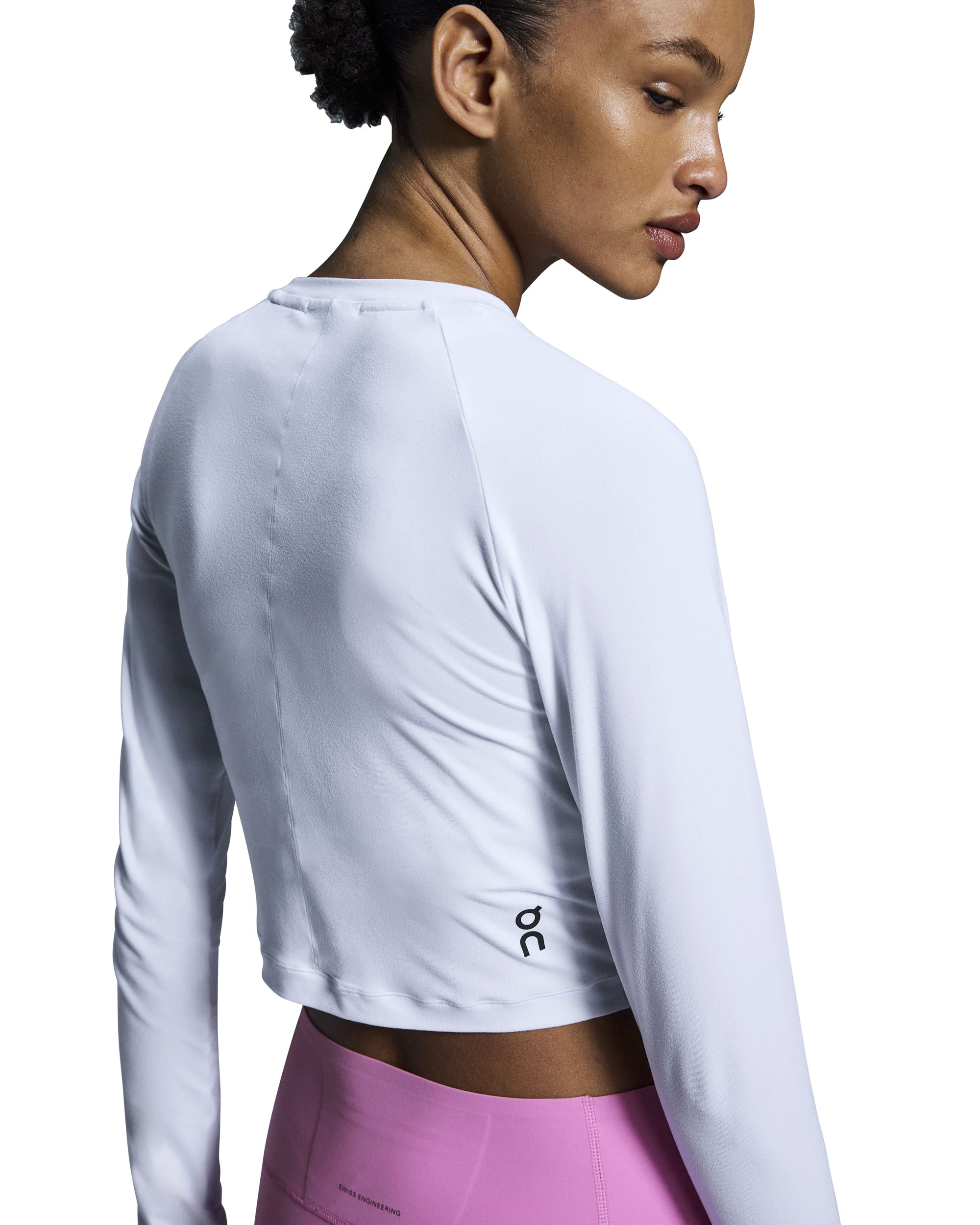 4. On - bluza - Studio Long-T Crop W - White