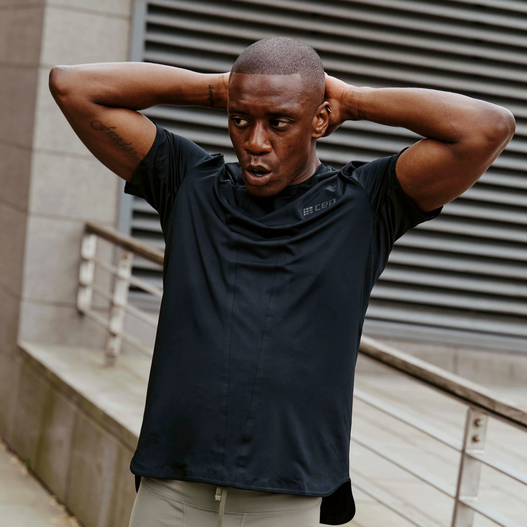 8. CEP - tricou tehnic femei - the run shirt short sleeve v4 - olive