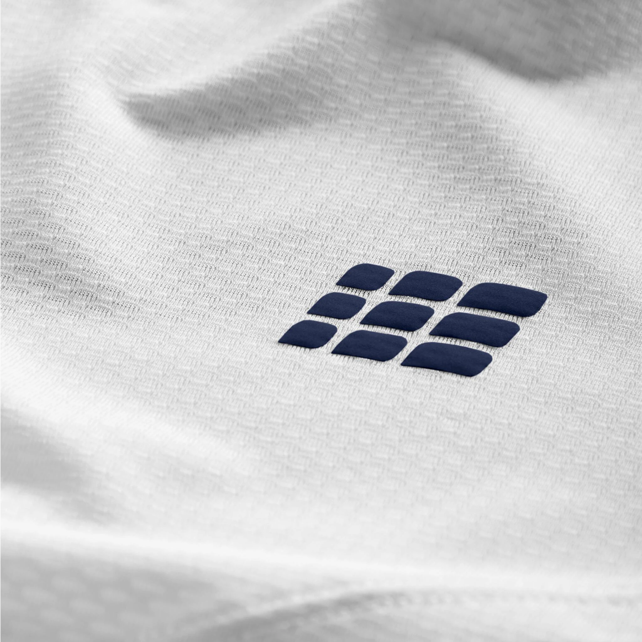 8. CEP - tricou tehnic - the run shirt round neck short sleeve v5 - white | geometrics