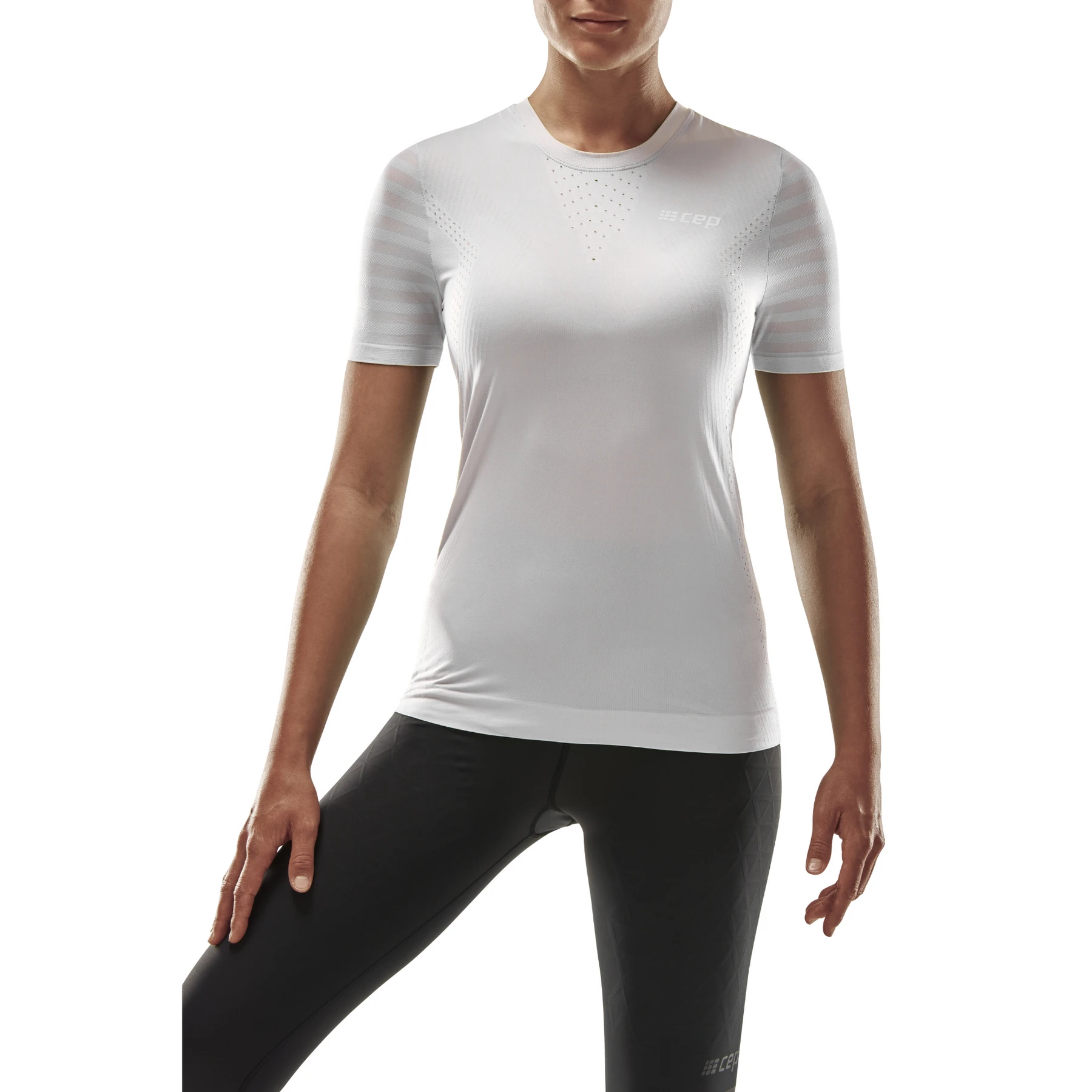 1. CEP - tricou tehnic - run ultralight shirt short sleeve W - alb